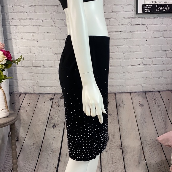 WHITE HOUSE|BLACK MARKET Black Skirt Size: 2 - Picture 3 of 17